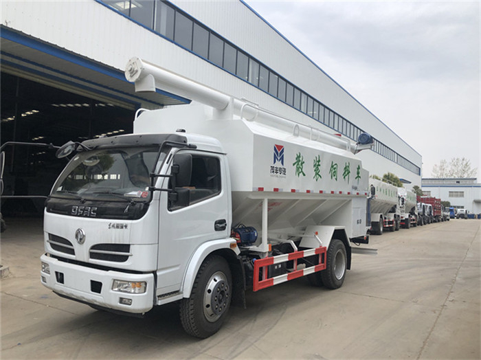 東風(fēng)福瑞卡12方散裝飼料運(yùn)輸車