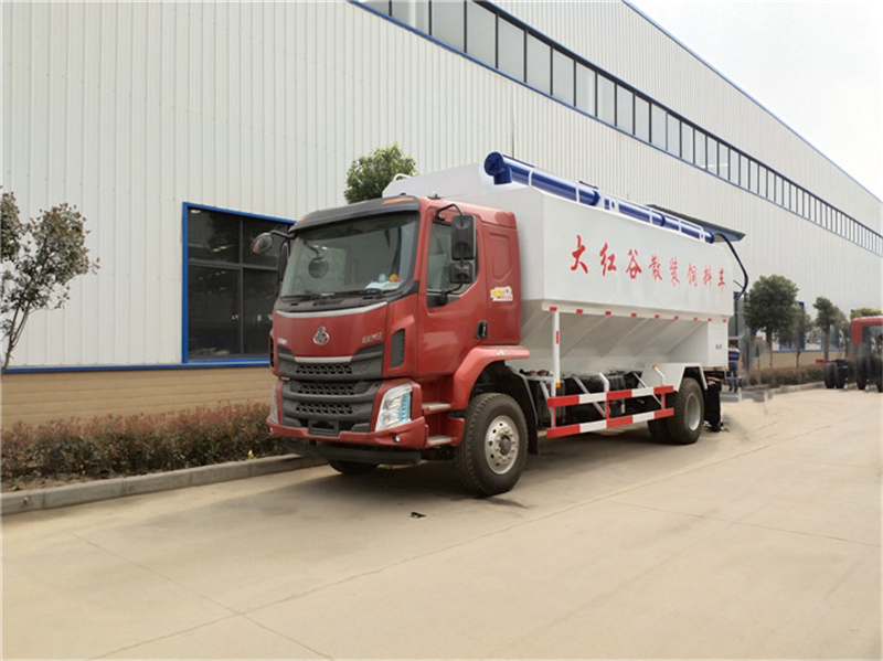 柳汽28方飼料運(yùn)輸車(chē)