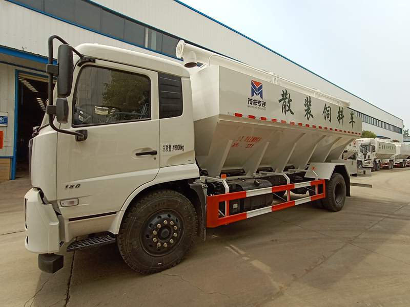 天錦26方飼料運(yùn)輸車