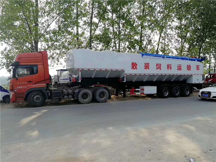66方散裝飼料運輸半掛車