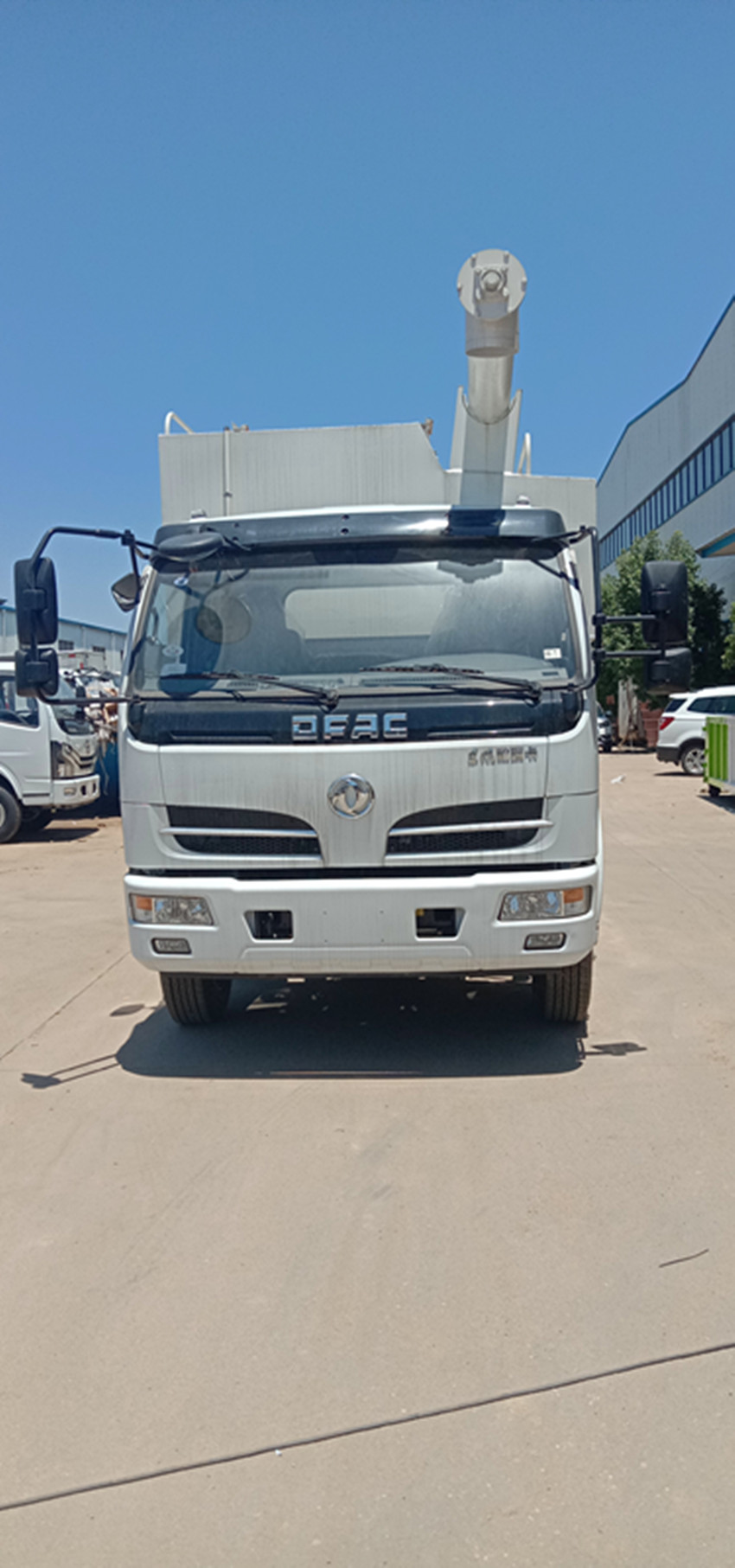 東風(fēng)國六福瑞卡云內(nèi)170馬力(17方)散裝飼料運(yùn)輸車