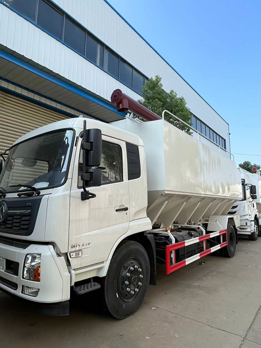 東風(fēng)天錦單橋康明斯210馬力(24方)散裝飼料運(yùn)輸車