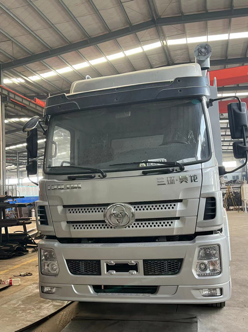 三環(huán)昊龍前四后八(42方)散裝飼料運(yùn)輸車