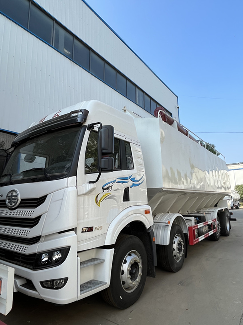 解放前四后六320(40方)馬力散裝飼料運(yùn)輸車